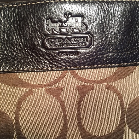 LIKE NEW Coach Signature Zoe Canvas&Leather - Picture 8 of 8